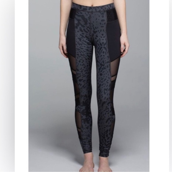 Lululemon Just Breathe animal swirl deep coal print compressionleggings Sz-2 H20 - Picture 2 of 13